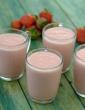 Healthy Strawberry Milkshake, Indian Strawberry Milkshake with Almond Milk in Hindi